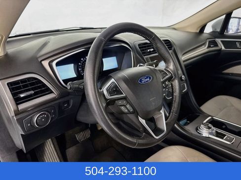 Used 2020 Ford Fusion SE w/ Equipment Group 151A FWD image 11