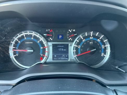Used 2016 Toyota 4Runner SR5 AWD/4WD image 15