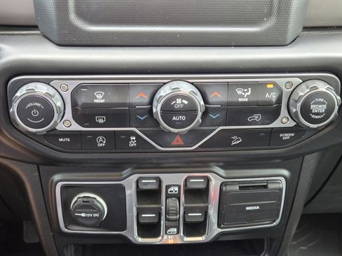 Used 2020 Jeep Wrangler Unlimited Sport AWD/4WD image 19