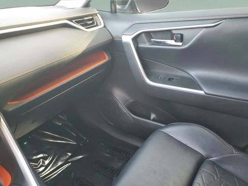 Used 2020 Toyota RAV4 Adventure image 8