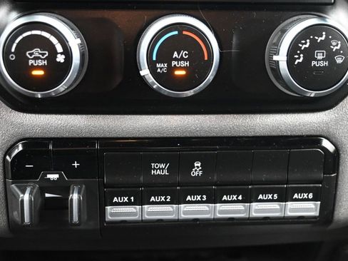 Used 2024 RAM 2500 Tradesman w/ Chrome Appearance Group AWD/4WD image 16