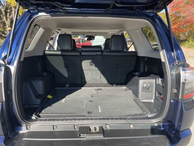 Used 2021 Toyota 4Runner Venture w/ Moonroof Package AWD/4WD image 7