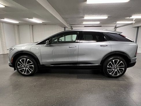 Certified 2025 Cadillac Optiq Sport 2 image 22