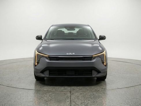 Used 2025 Kia K4 FWD image 2