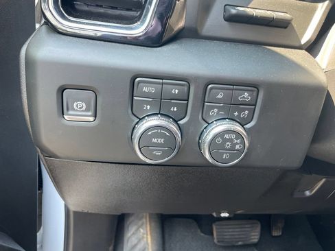 Used 2026 GMC Sierra 1500 Denali AWD/4WD image 11