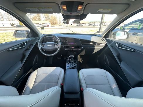 Used 2023 Kia Niro EX image 37
