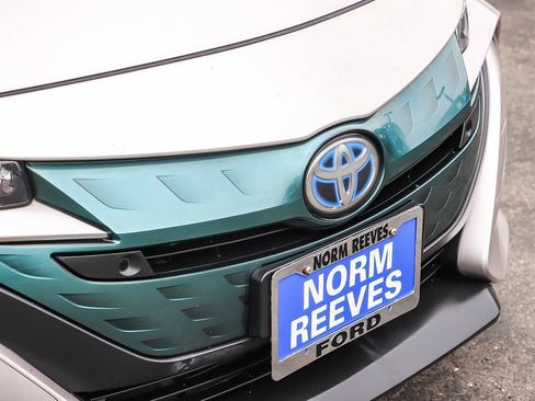 Used 2017 Toyota Prius Prime Advanced FWD image 6