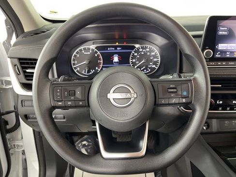 Used 2024 Nissan Rogue SV FWD image 22