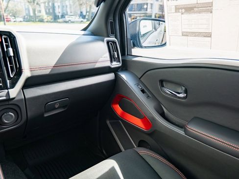 New 2025 Nissan Frontier PRO-4X image 9