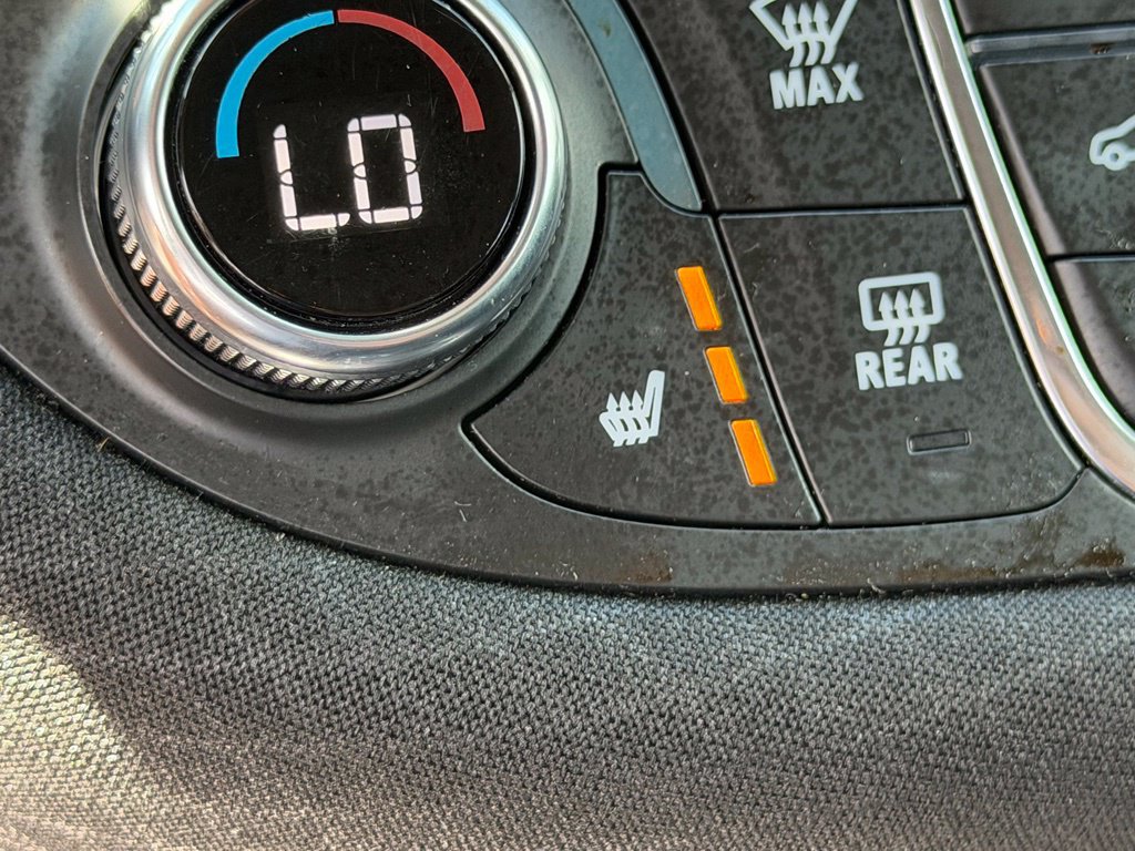 Used 2025 Chevrolet Malibu LT FWD image 4