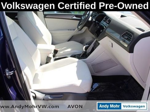 Used 2023 Volkswagen Tiguan SE w/ Panoramic Sunroof Package AWD/4WD image 16