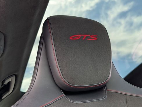 Certified 2022 Porsche Taycan GTS image 18