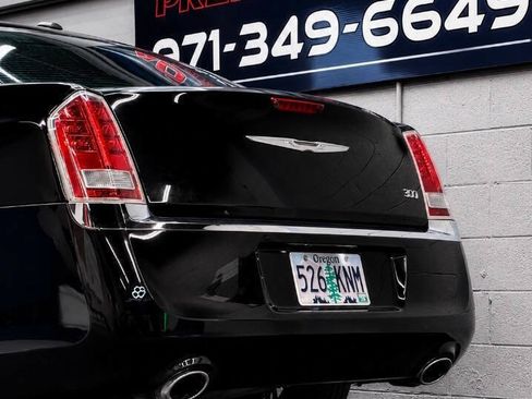 Used 2012 Chrysler 300 Limited RWD image 10