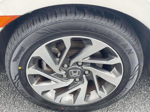 Used 2017 Honda Civic EX image 9