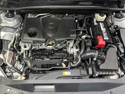 Used 2018 Toyota Camry SE FWD image 8