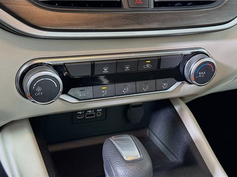 Used 2025 Nissan Altima 2.5 SV image 23