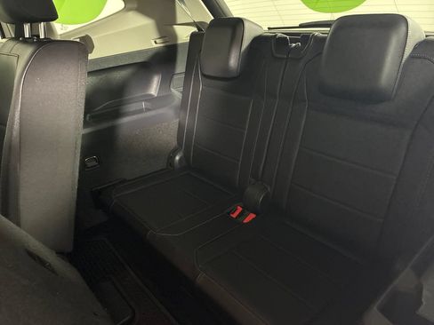 Used 2020 Volkswagen Tiguan SE w/ 3rd Row Seat Package AWD/4WD image 26