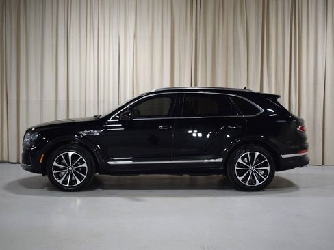 Used 2024 Bentley Bentayga V8 image 15