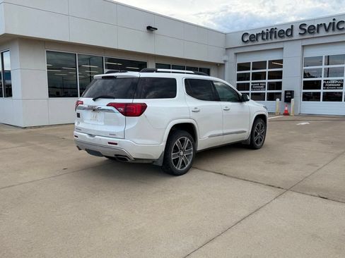 Used 2017 GMC Acadia Denali w/ Technology Package AWD/4WD image 4