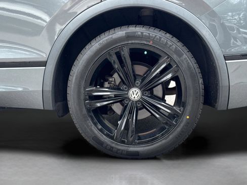 Used 2019 Volkswagen Tiguan SEL FWD image 33