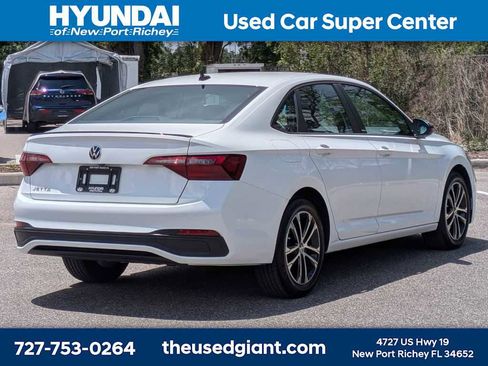Used 2024 Volkswagen Jetta Sport FWD image 5