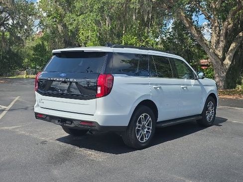 Certified 2025 Ford Expedition Active RWD image 6