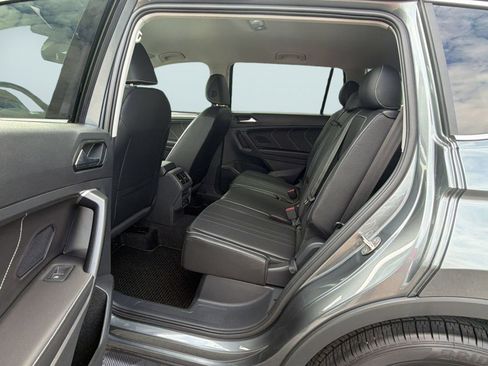 Used 2023 Volkswagen Tiguan SE FWD image 14
