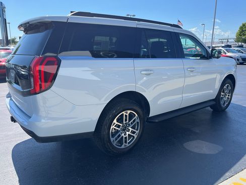 Used 2025 Ford Expedition Active AWD/4WD image 7