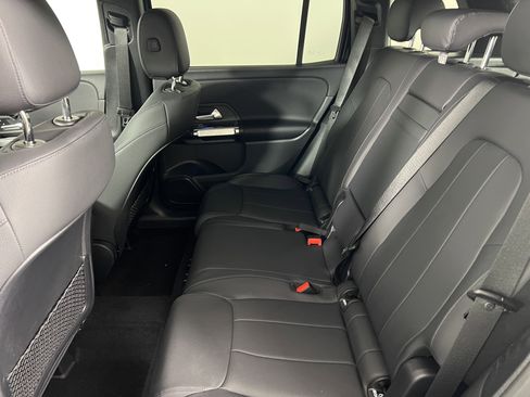 Used 2025 Mercedes-Benz GLB 250 4MATIC image 19