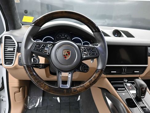 Used 2021 Porsche Cayenne Turbo image 11