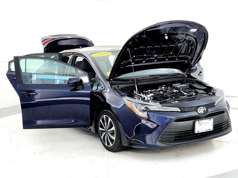 Certified 2024 Toyota Corolla LE image 9