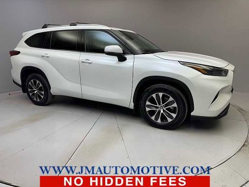 Used 2022 Toyota Highlander XLE image 7