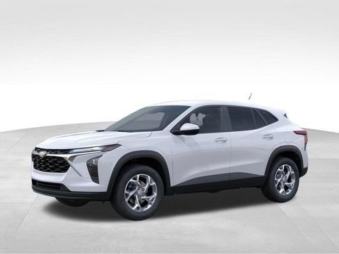 New 2026 Chevrolet Trax LS FWD image 2