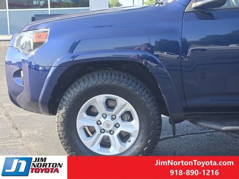 Used 2020 Toyota 4Runner SR5 Premium w/ Moonroof Package AWD/4WD image 9