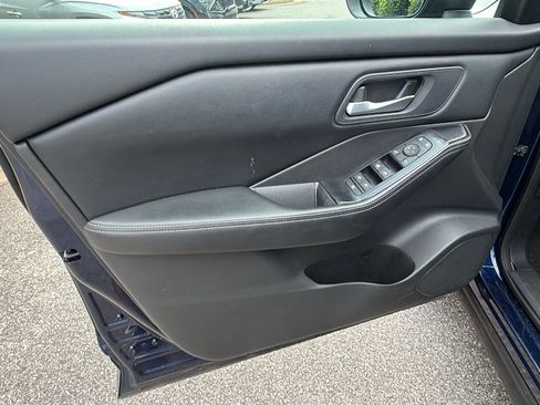 Used 2024 Nissan Rogue SV AWD/4WD image 14