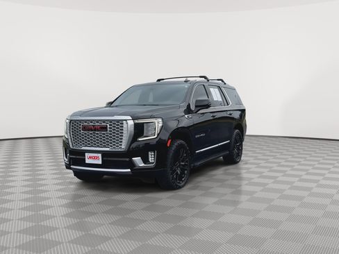 Used 2021 GMC Yukon Denali w/ LPO, Illumination Package image 4