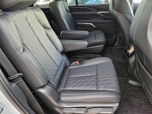 New 2026 Cadillac Escalade IQ Luxury 1 w/ LPO, Floor Liner Package AWD/4WD image 29