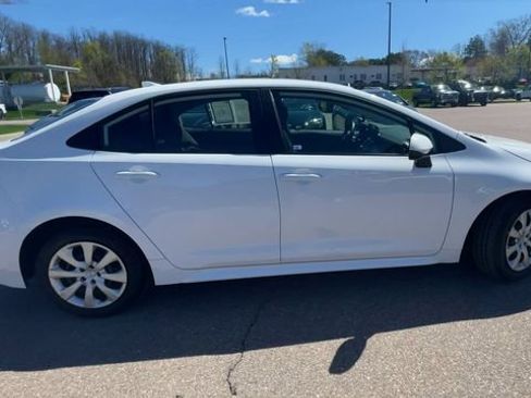 Used 2025 Toyota Corolla LE FWD image 9
