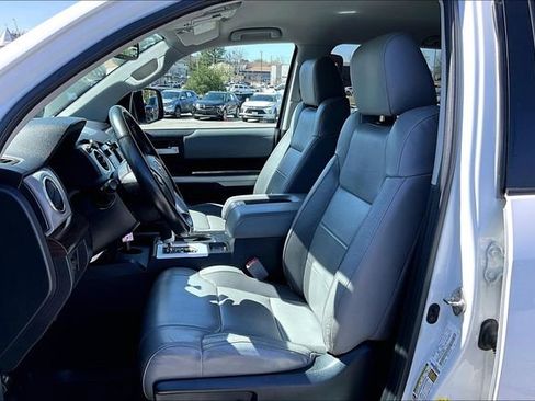 Used 2018 Toyota Tundra Limited w/ Limited Premium Package AWD/4WD image 18