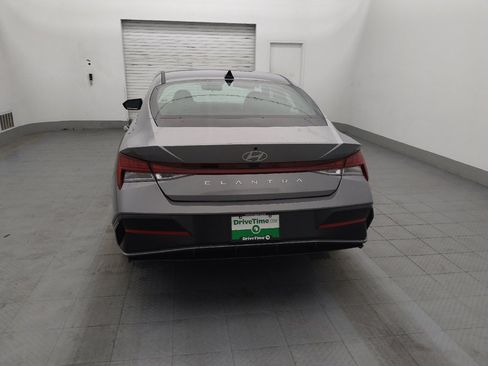 Used 2025 Hyundai Elantra SEL image 6