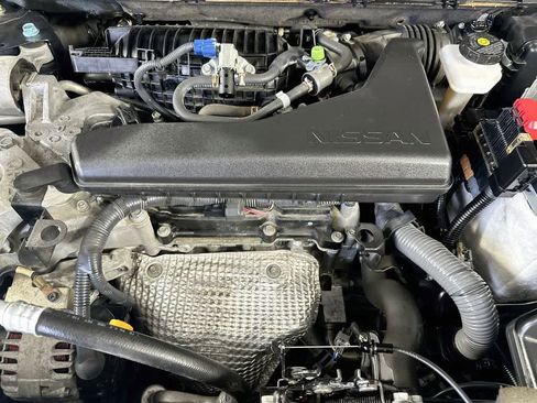 Used 2017 Nissan Rogue SV w/ Midnight Edition FWD image 9