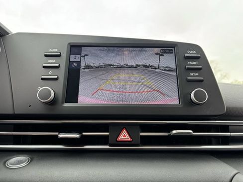 Used 2025 Hyundai Elantra Hybrid FWD image 23