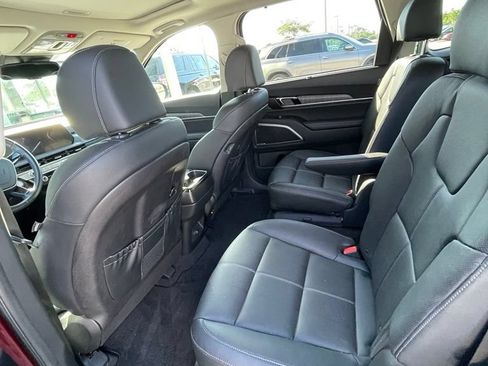 Certified 2024 Kia Telluride EX w/ EX Captain's Chair Package FWD image 5