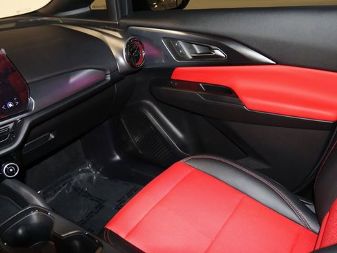 Used 2025 Chevrolet Equinox EV RS FWD image 57