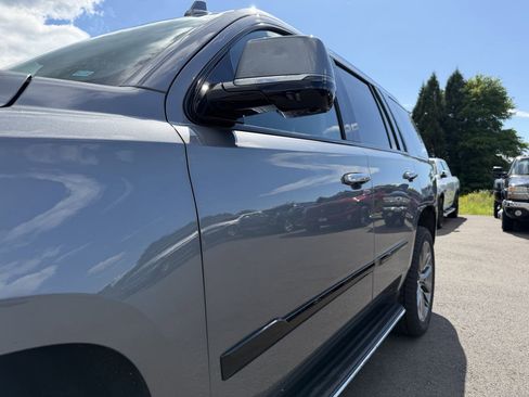 Used 2020 Cadillac Escalade Premium Luxury w/ Escalade Sport Edition AWD/4WD image 11