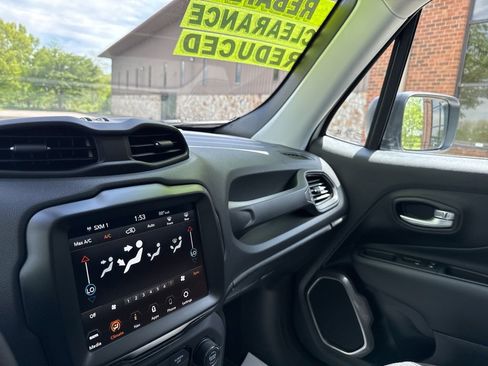 New 2023 Jeep Renegade Latitude image 28