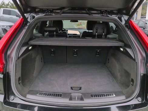 Used 2024 Cadillac XT4 Premium Luxury image 18