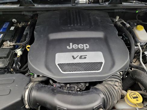 Used 2018 Jeep Wrangler Unlimited Sport image 30