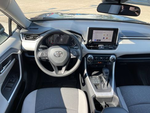 Used 2023 Toyota RAV4 XLE AWD/4WD image 16