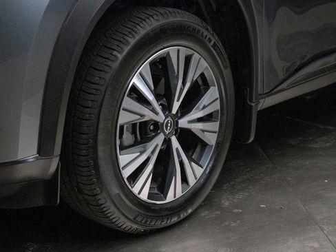 Used 2022 Nissan Rogue SV w/ SV Premium Package image 7